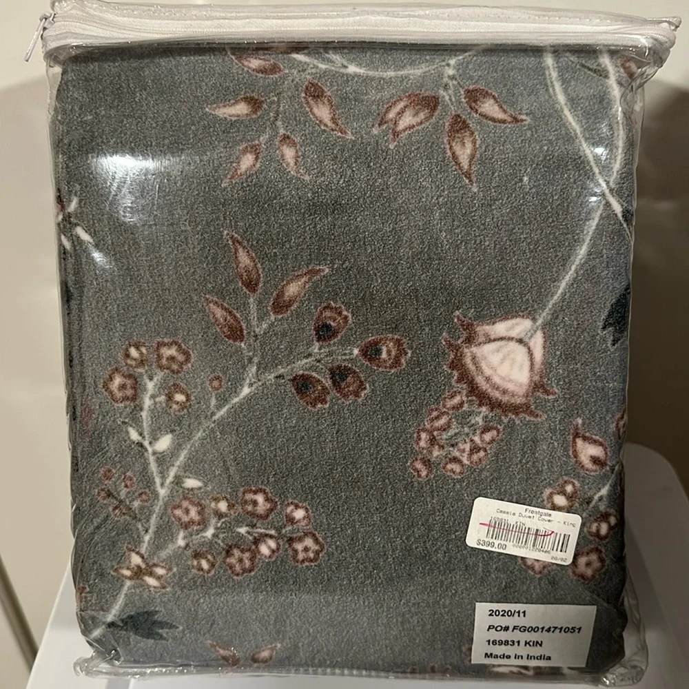 NEW Frontgate Cassia Gray Velvet Floral Duvet Cover KING Size 110” x 100”